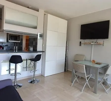 Lovely In Marina Baie Des Anges- Baronnet - Sew View, Free Parking Spaces On Site, Restaurants, Beach, Supermarket Apartamento *